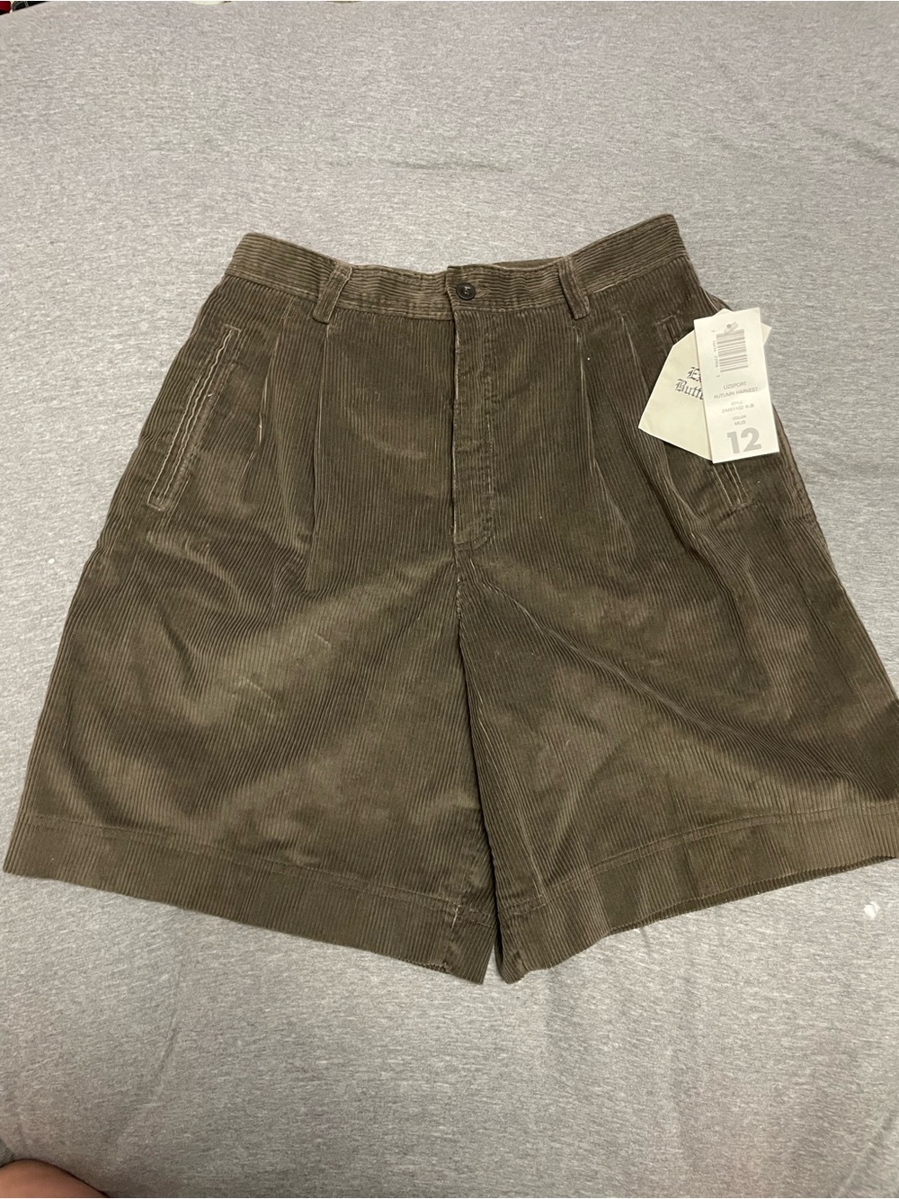 NWT Vintage Lizsport Corduroy Pleated Shorts